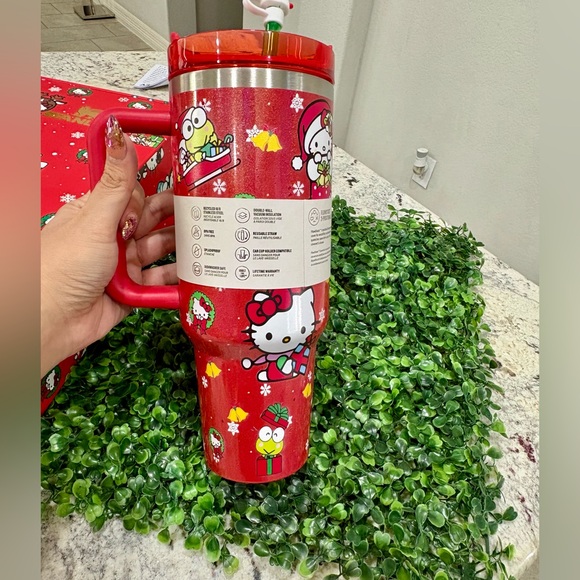 Hello kitty Stanley 40 oz - Picture 7 of 8